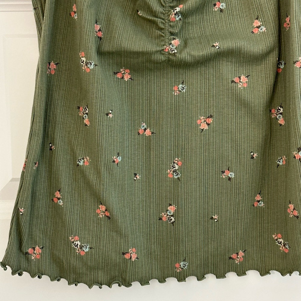 Old Navy Floral Tank - Picture 3 of 4